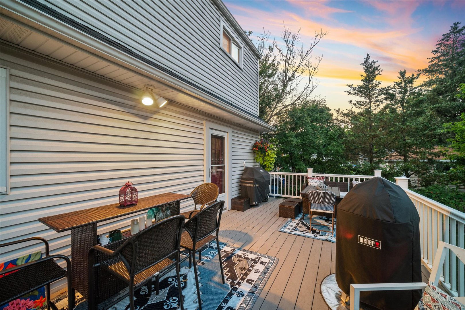 401 Lyon Avenue Wheaton, IL 60187 - Photo 29 of 34 a view of a patio with wooden floor
