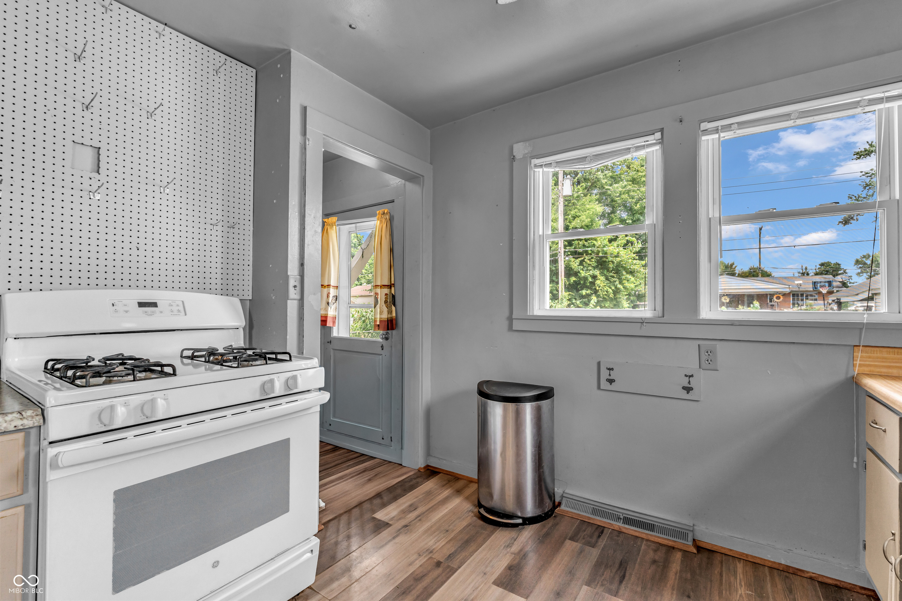 2816 16th Street Columbus, IN 47201 - Photo 10 of 21