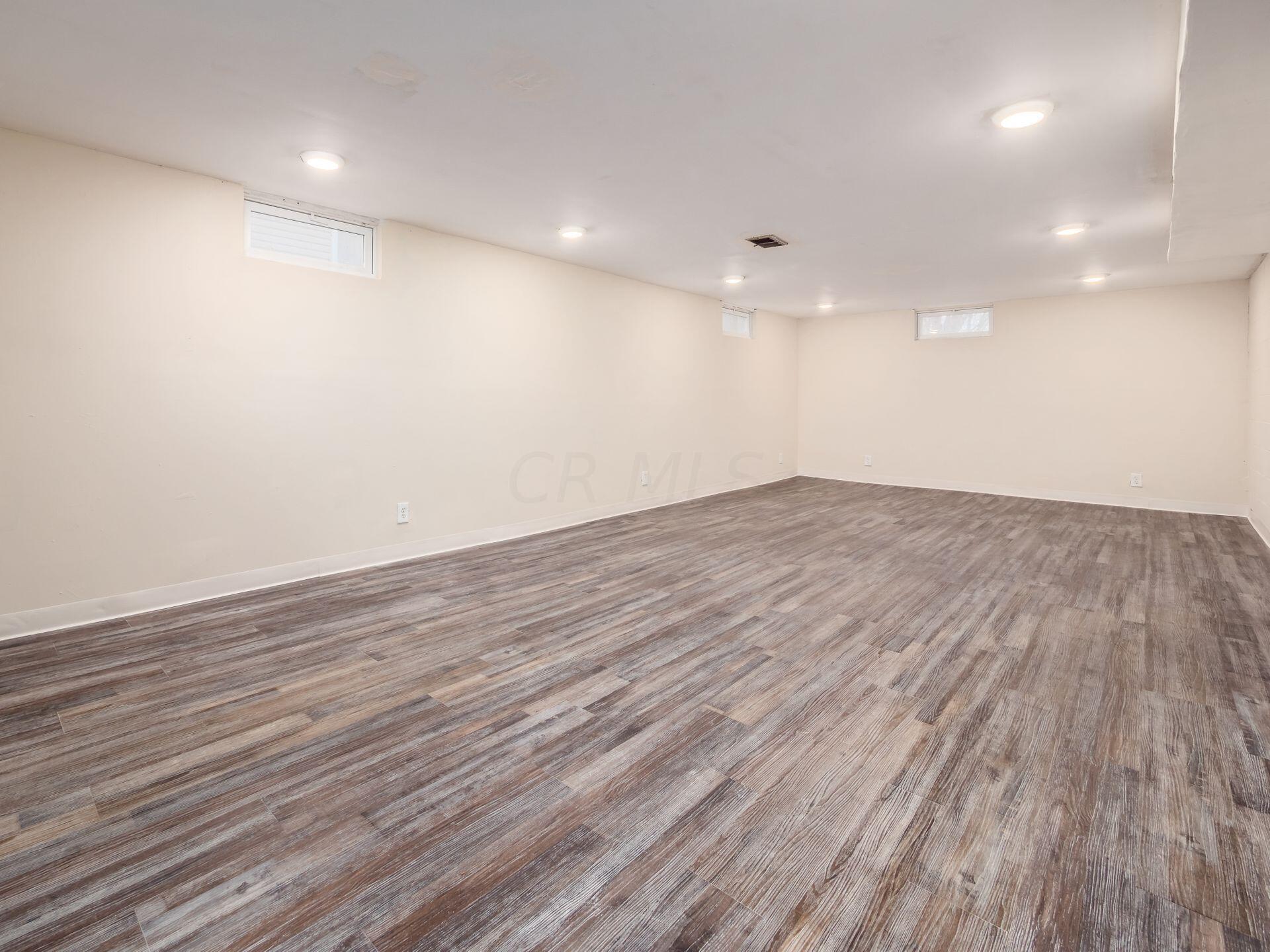 2071 Sale Road Columbus, OH 43224 - Photo 16 of 23 038_e1c1ff4c6_N 2071 Sale 077