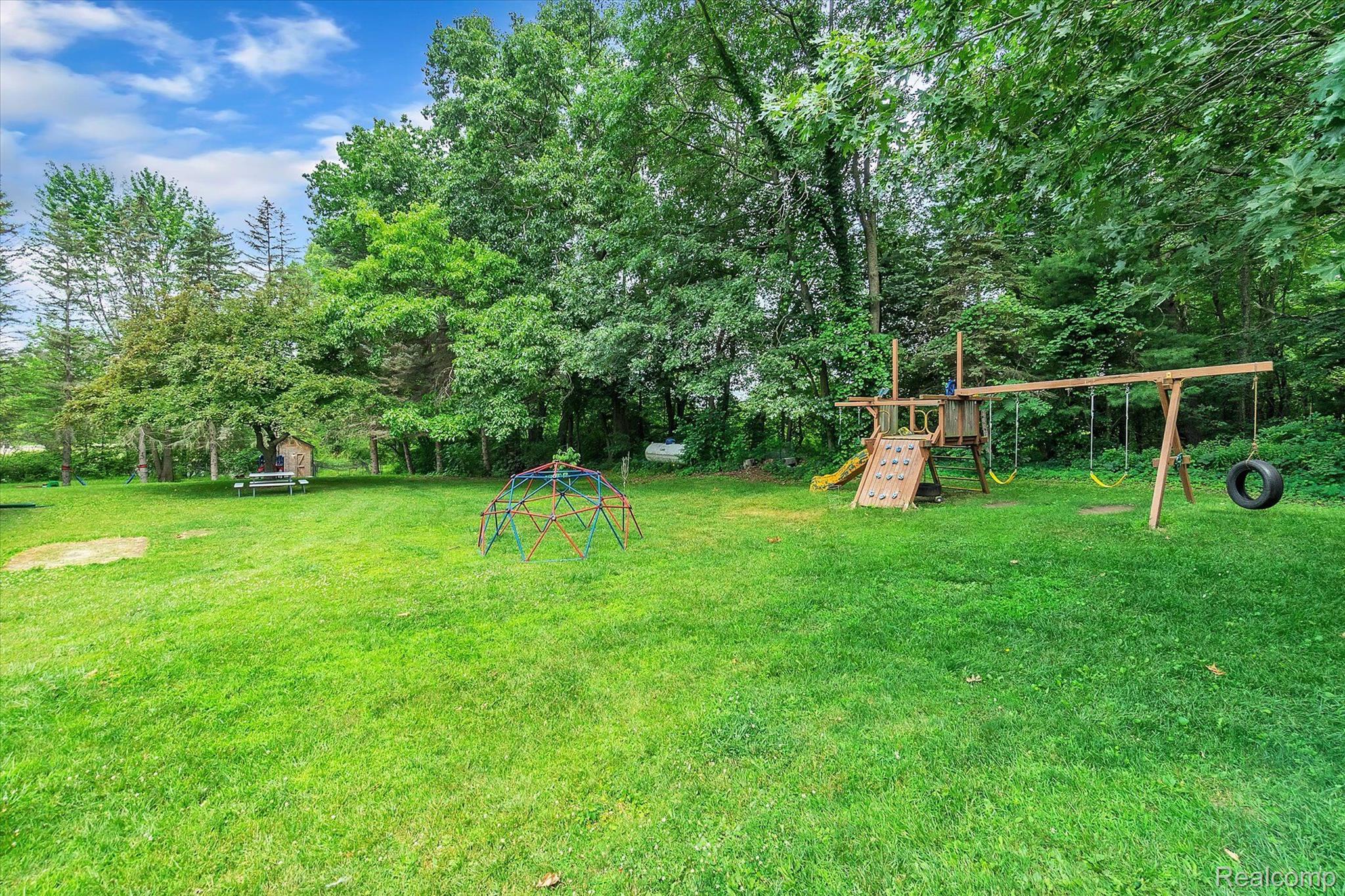 805 South Bull Run Road Fowlerville, MI 48836 - Photo 29 of 33 Gallery Image 29