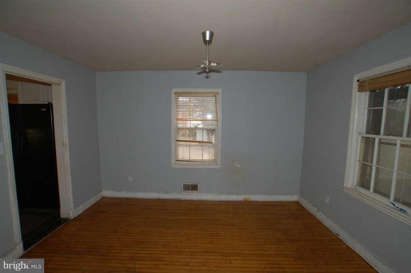 2006 Amherst Road Hyattsville, MD 20783 - Photo 17 of 30 Dining Room