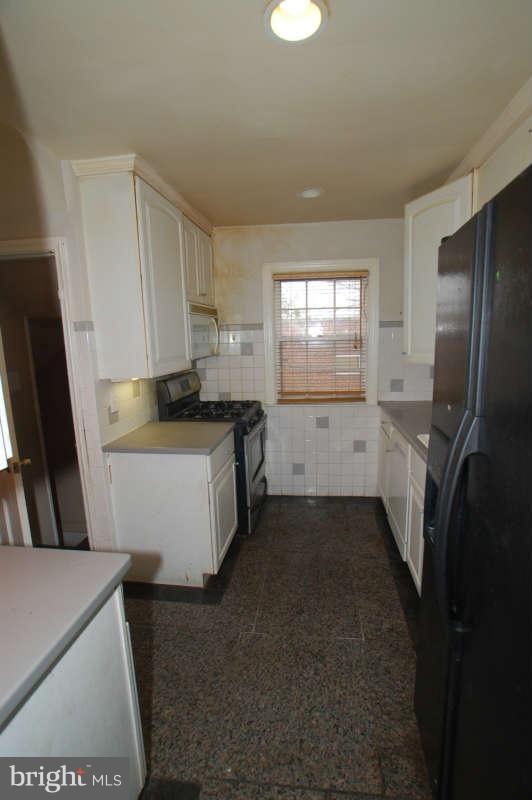 2006 Amherst Road Hyattsville, MD 20783 - Photo 23 of 30 Kitchen