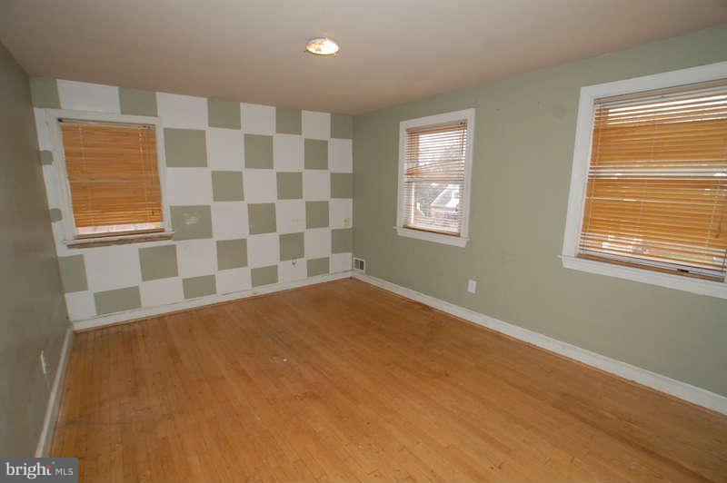 2006 Amherst Road Hyattsville, MD 20783 - Photo 9 of 30 Bedroom