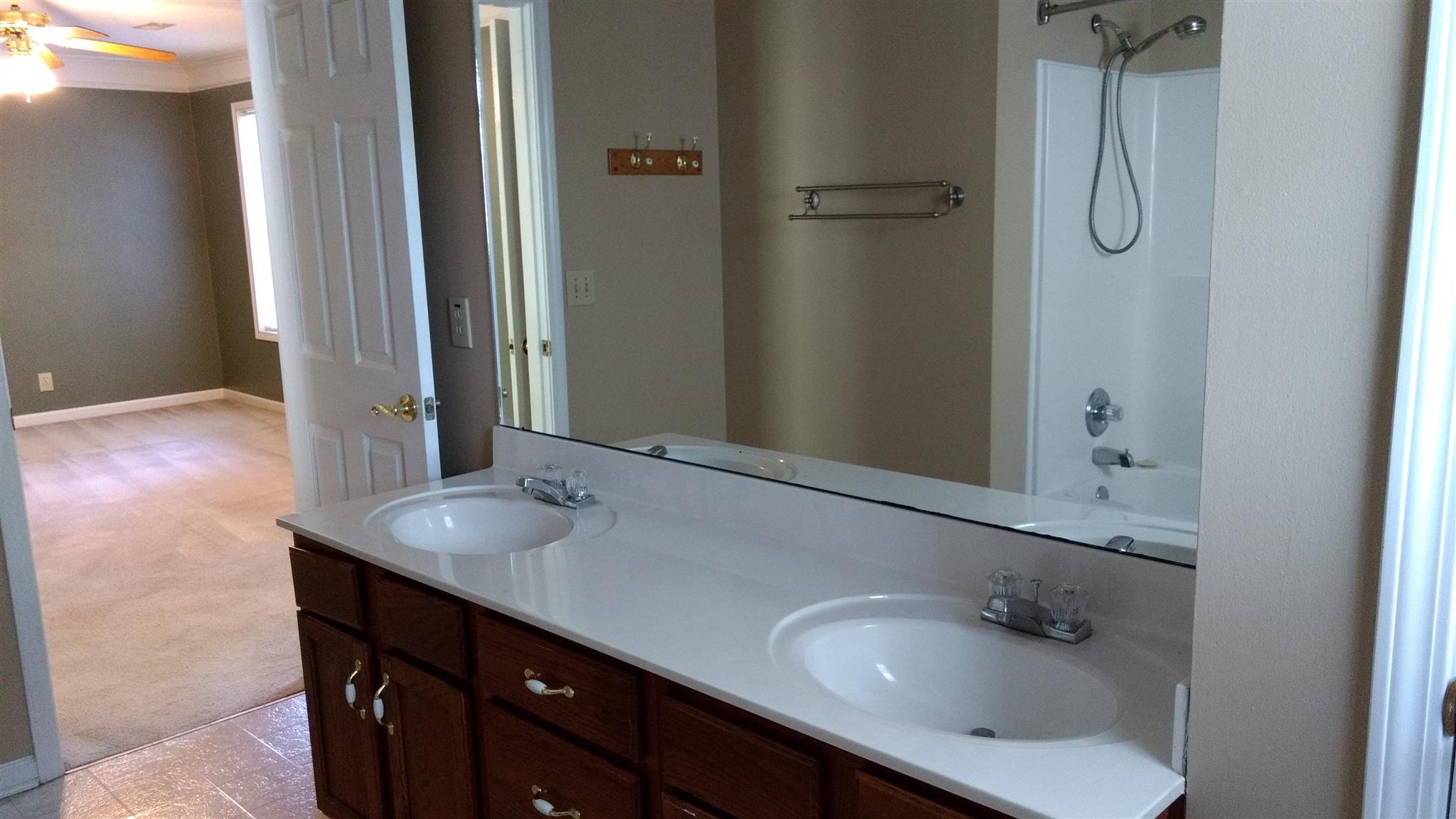 1681 Windriver Road Clarksville, TN 37042 - Photo 10 of 19 Gallery Image 10