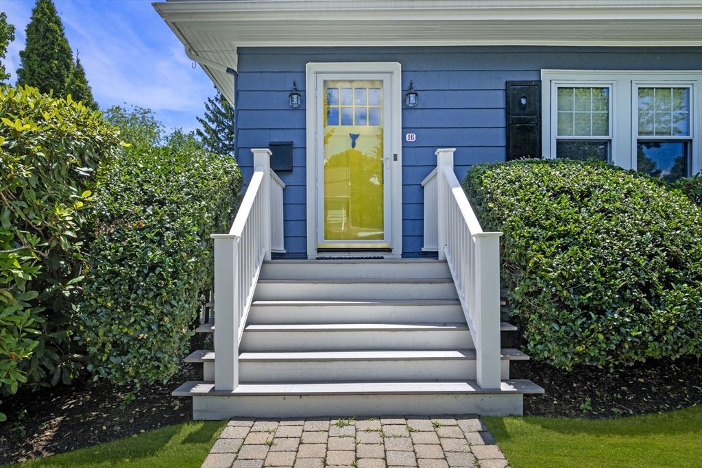 16 Nason Road Swampscott, MA 01907 - Photo 3 of 41