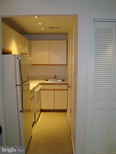 9013 Seven Locks Road Bethesda, MD 20817 - Photo 24 of 29 Unique #1