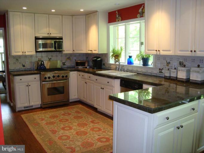 9013 Seven Locks Road Bethesda, MD 20817 - Photo 10 of 29 Kitchen