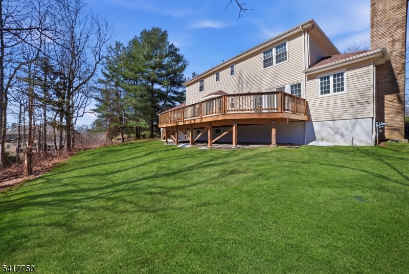 50 Pinewood Crescent Berkeley Heights, NJ 07922 - Photo 36 of 41