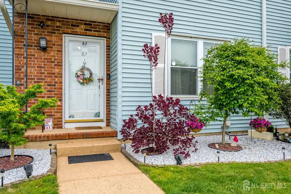 $425,000 | 87 Brookview Circle, Jamesburg, NJ 08831