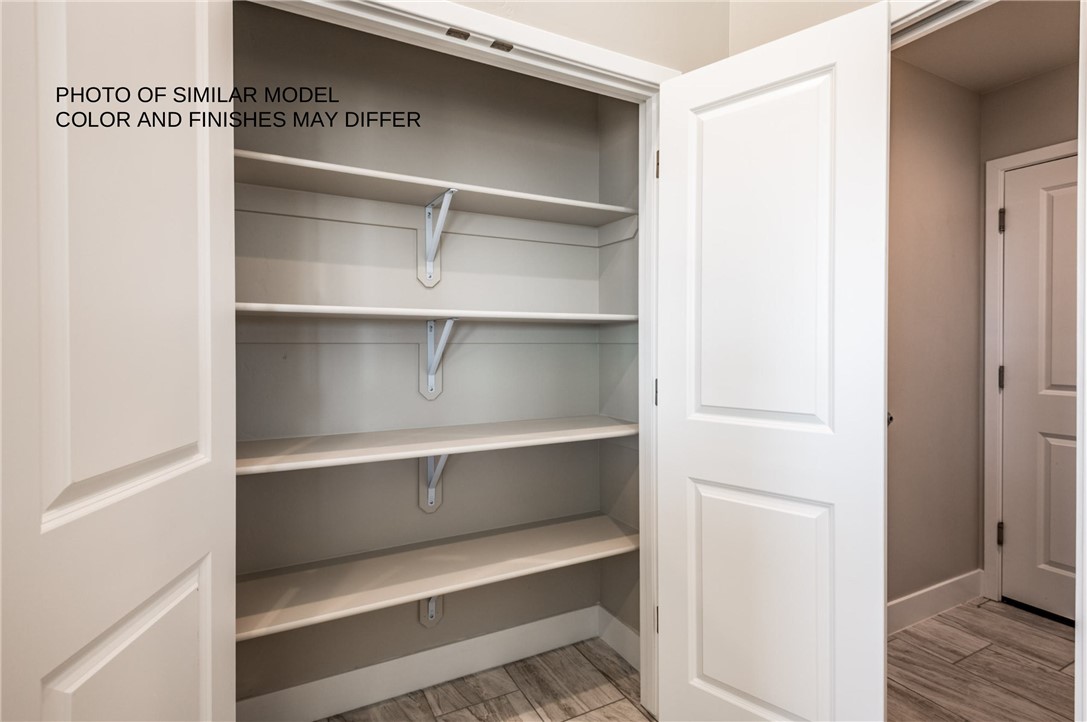 3440 Bowie Road Golden Valley, AZ 86413 - Photo 7 of 20 Closet