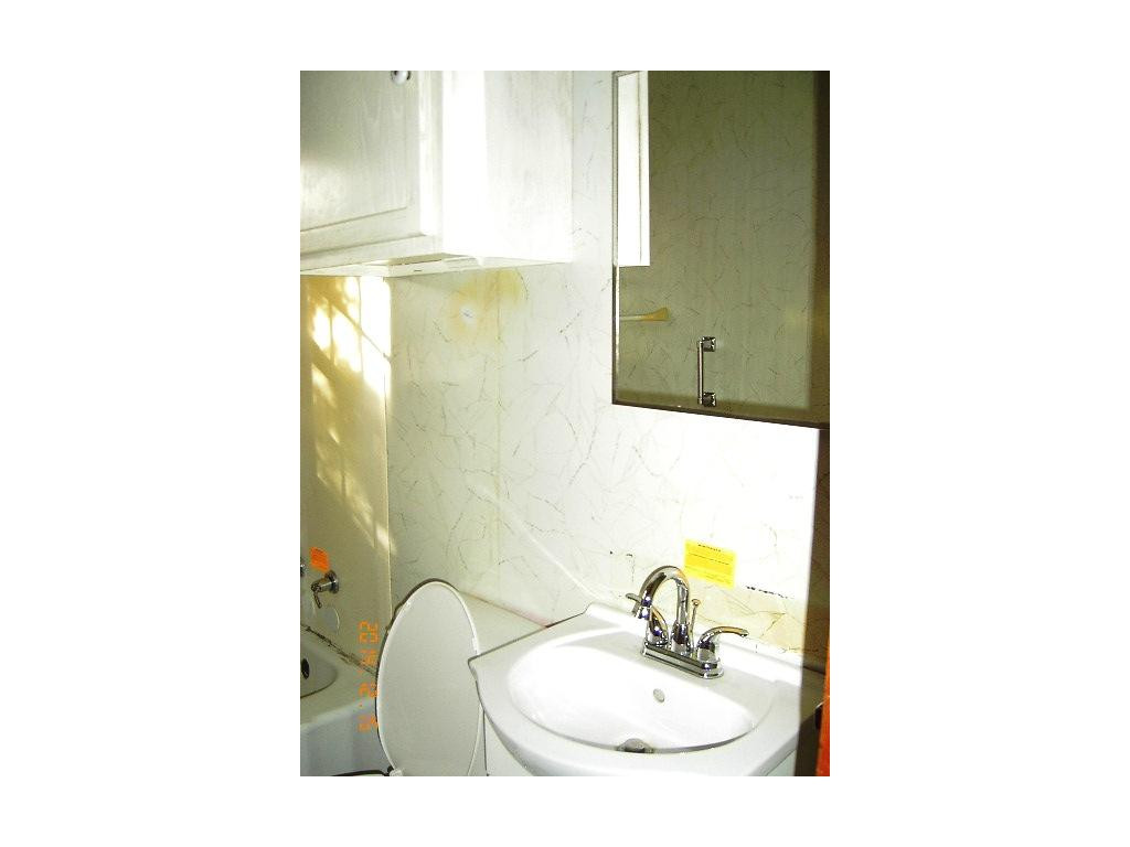 2376 Bob Little Road Elizabethton, TN 37643 - Photo 12 of 24 Bathroom