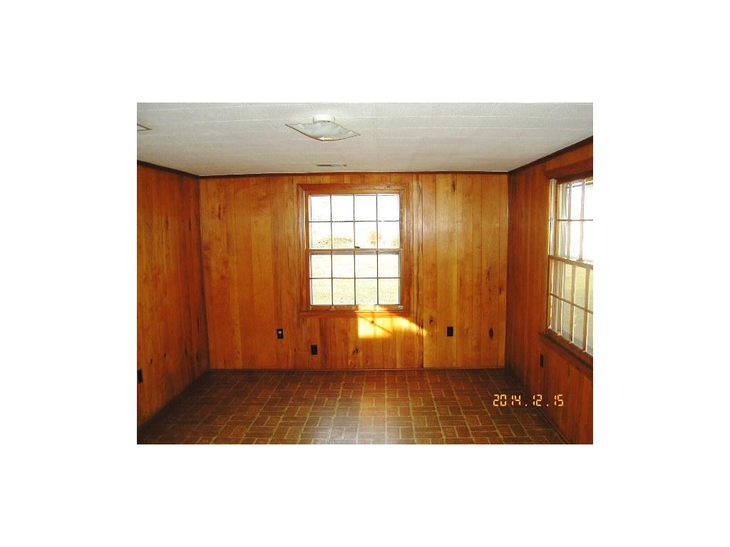 2376 Bob Little Road Elizabethton, TN 37643 - Photo 9 of 24 Bonus Room
