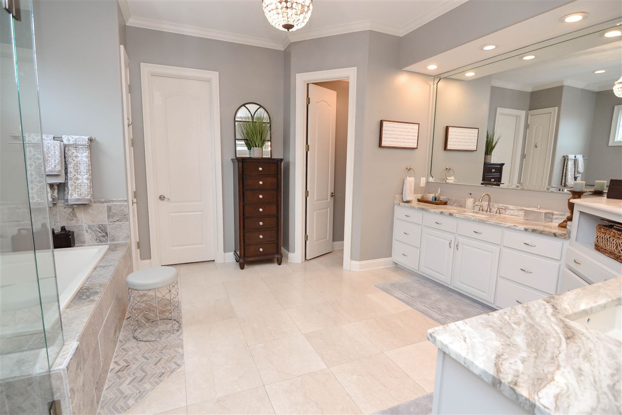 1056 Fall Springs Road Collierville, TN 38017 - Photo 14 of 24