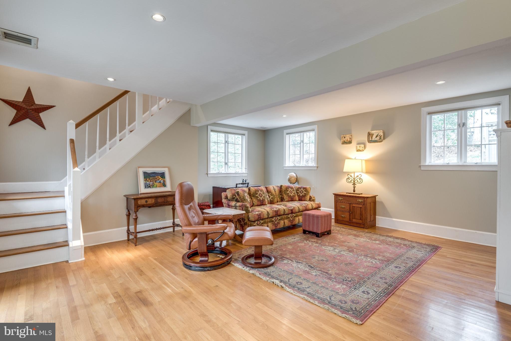 524 Springvale Road Great Falls, VA 22066 - Photo 9 of 30 Family Room
