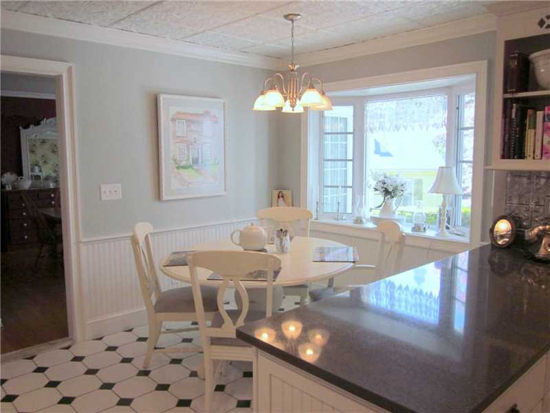 38 Applegate Road Cranston, RI 02920 - Photo 7 of 25 Kitchen. Eating Area