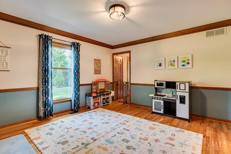 9207 Old Coach Road Cincinnati, OH 45249 - Photo 11 of 41