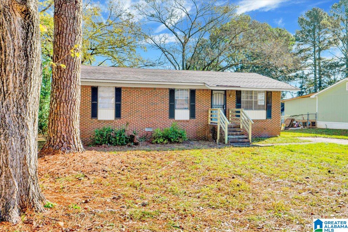 103 Greenridge Road Hueytown, AL 35023 - Photo 3 of 32