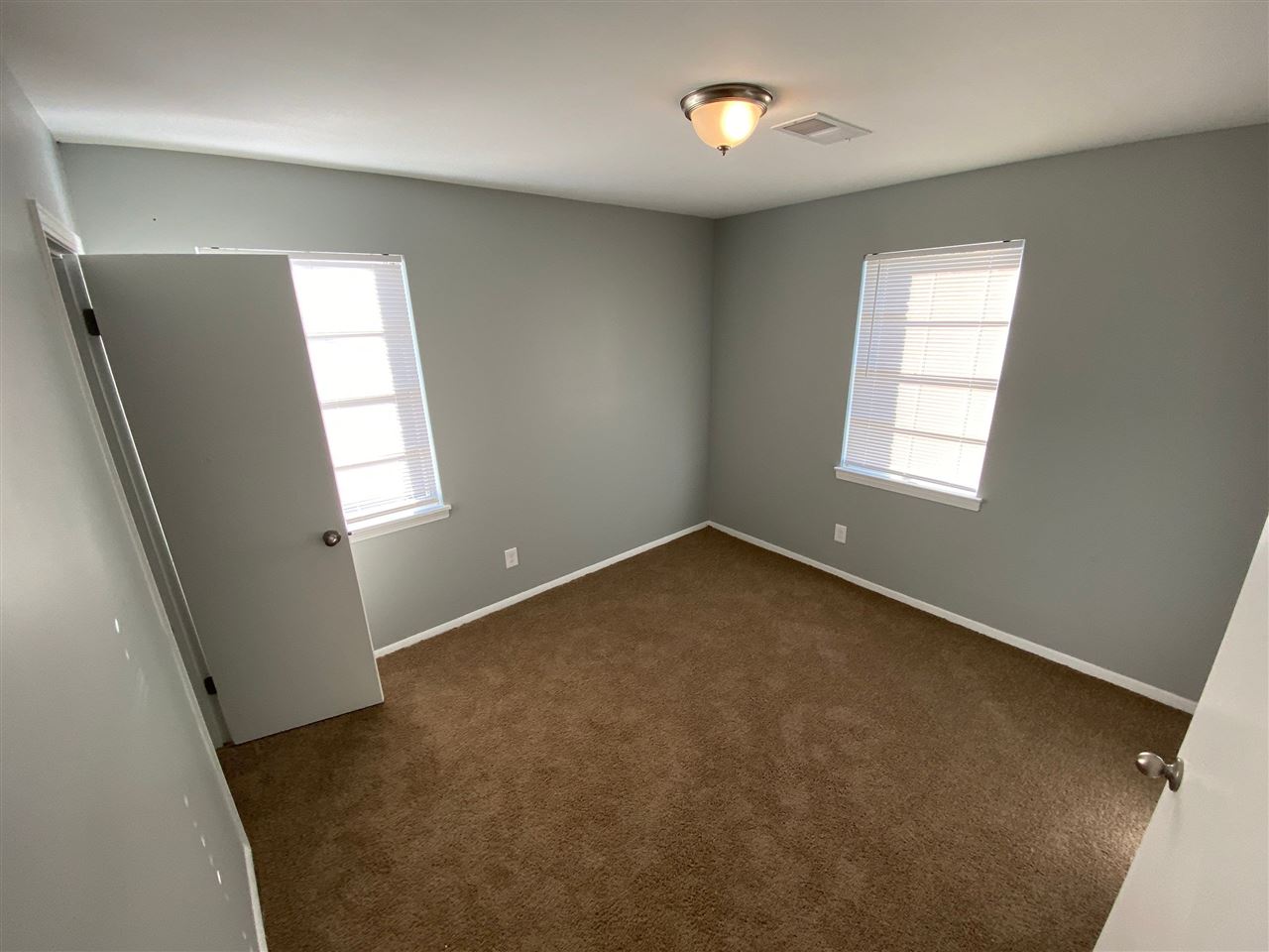 5111 Neely Road Memphis, TN 38109 - Photo 7 of 25
