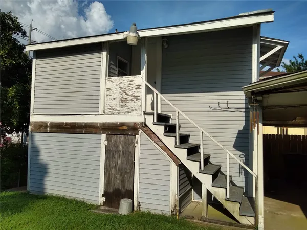 $819 | 6523 1/2 Avenue C, Unit A, Houston, TX 77011