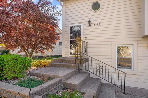 $210,000 | 8224 Perry Street, Overland Park, KS 66204