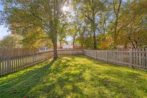 $210,000 | 8224 Perry Street, Overland Park, KS 66204