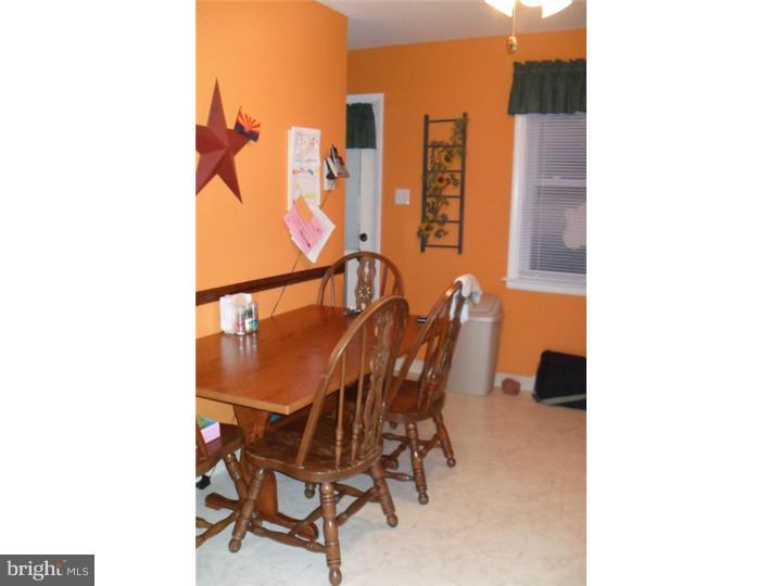 3206 Primrose Road Philadelphia, PA 19114 - Photo 14 of 17 Kitchen