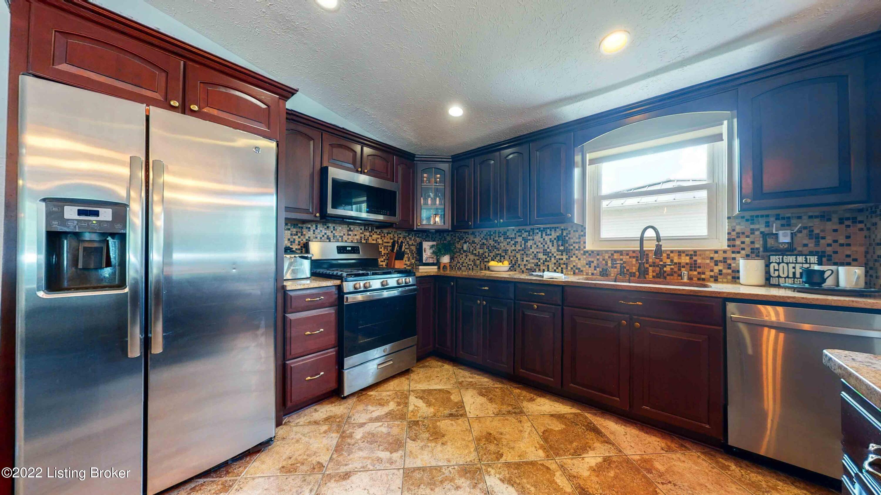 7402 Bluffington Road Louisville, KY 40291 - Photo 9 of 62 7402-Bluffington-Rd_011
