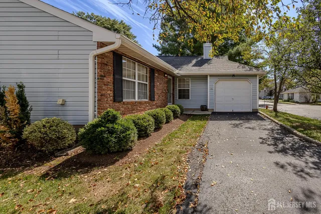 $2,800 | 412 Hawkshead Way, Somerset, NJ 08873