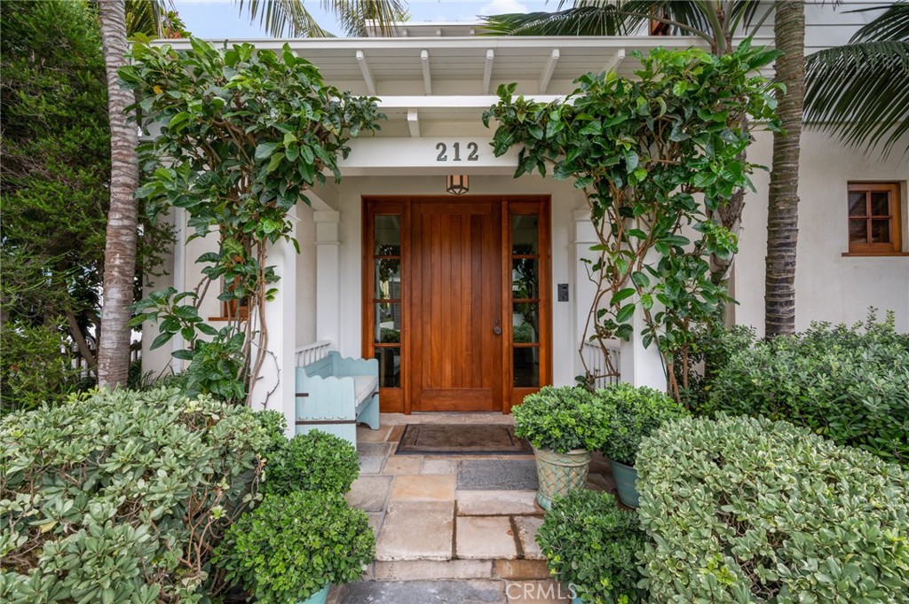 212 The Strand Manhattan Beach, CA 90266 - Photo 3 of 75 front view of a house