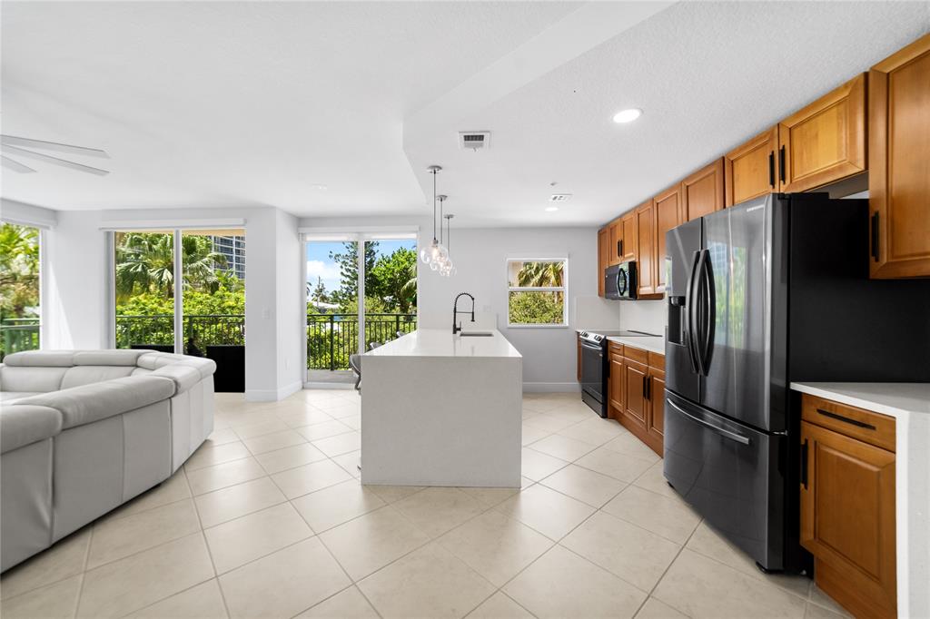 3210 Northeast 5th Street, Unit 203 Pompano Beach, FL 33062 - Photo 12 of 61