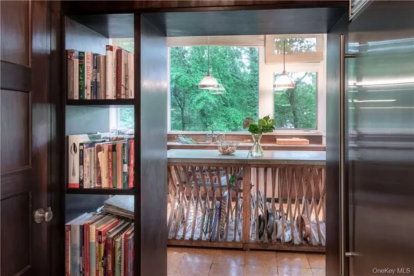 $3,995,000 | 21 Woods Road, Palisades, NY 10964