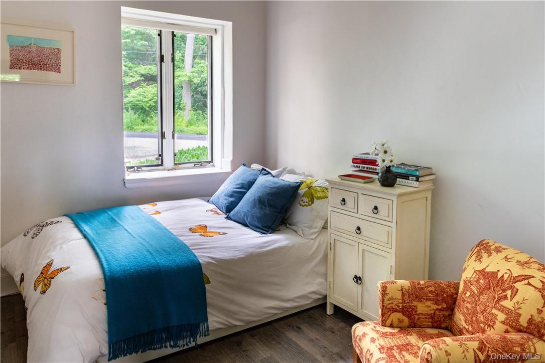 21 Woods Road Palisades, NY 10964 - Photo 18 of 47 a bedroom with a bed and a window