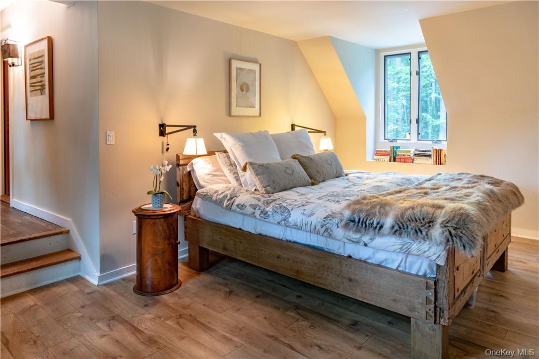 21 Woods Road Palisades, NY 10964 - Photo 20 of 47 a bedroom with a bed and a window