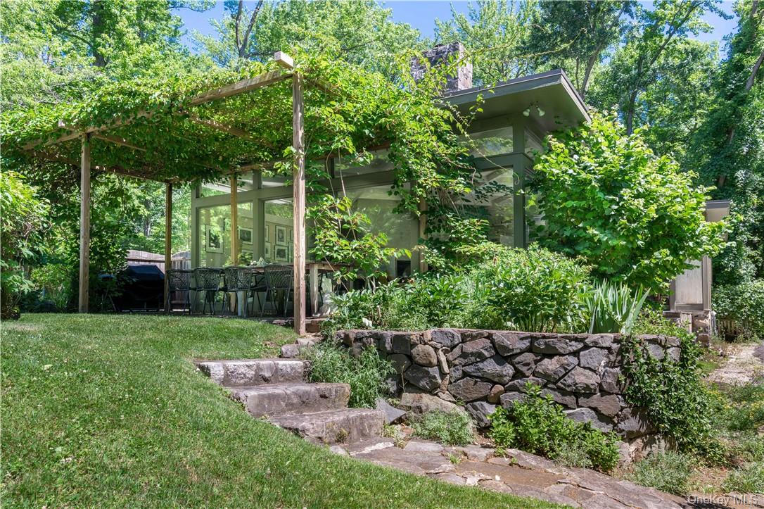 21 Woods Road Palisades, NY 10964 - Photo 27 of 47 a view of a garden