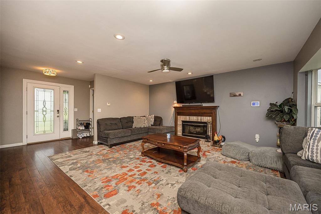 2328 Pohlman Road Florissant, MO 63033 - Photo 10 of 43 Gallery Image 10