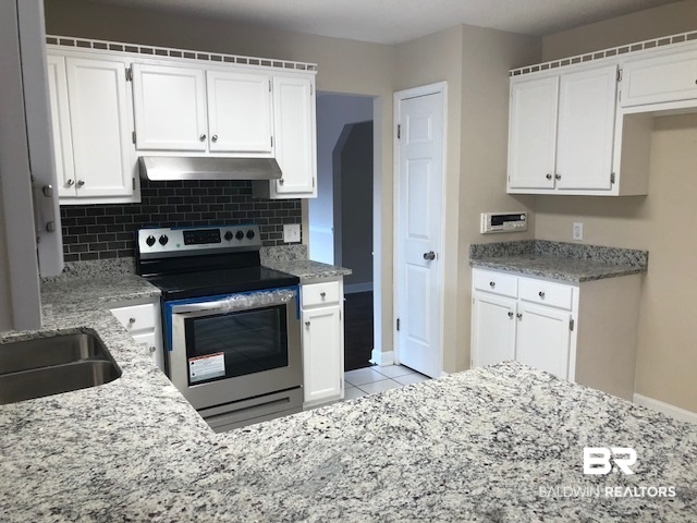 504 Juniper Place Drive Foley, AL 36535 - Photo 8 of 18 Kitchen