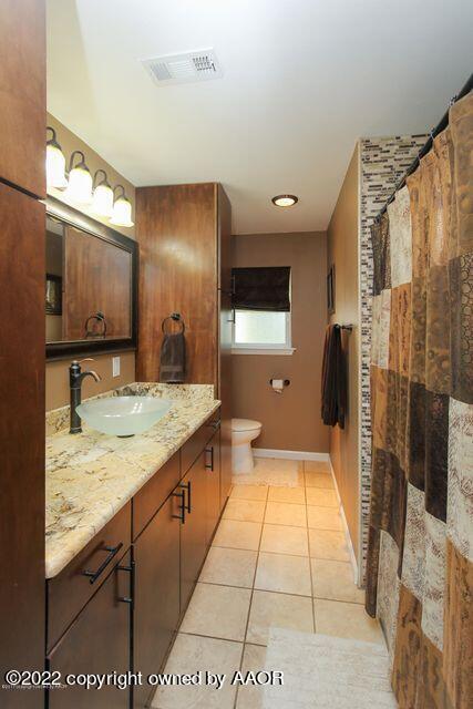 5119 Royce Drive Amarillo, TX 79110 - Photo 11 of 24 Main Bathroom