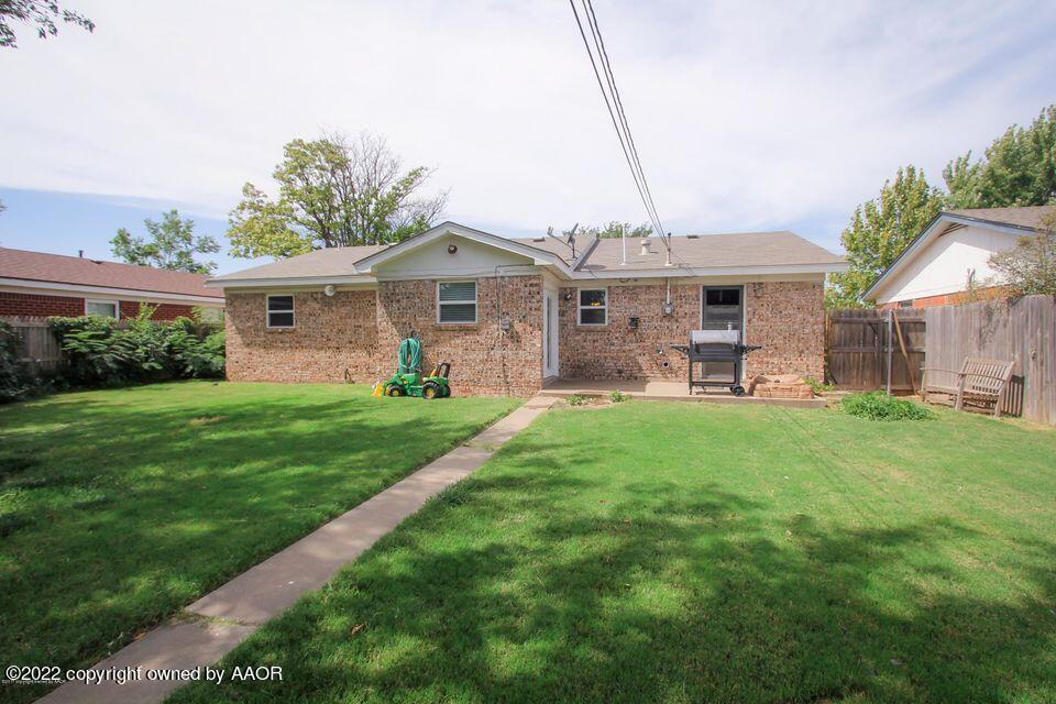 5119 Royce Drive Amarillo, TX 79110 - Photo 2 of 24 Backyard