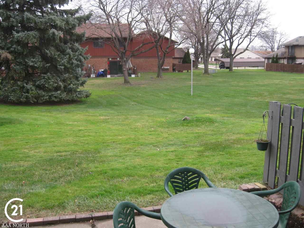 24690 Chalk Farm Road North Warren, MI 48091 - Photo 29 of 30 Gallery Image 29