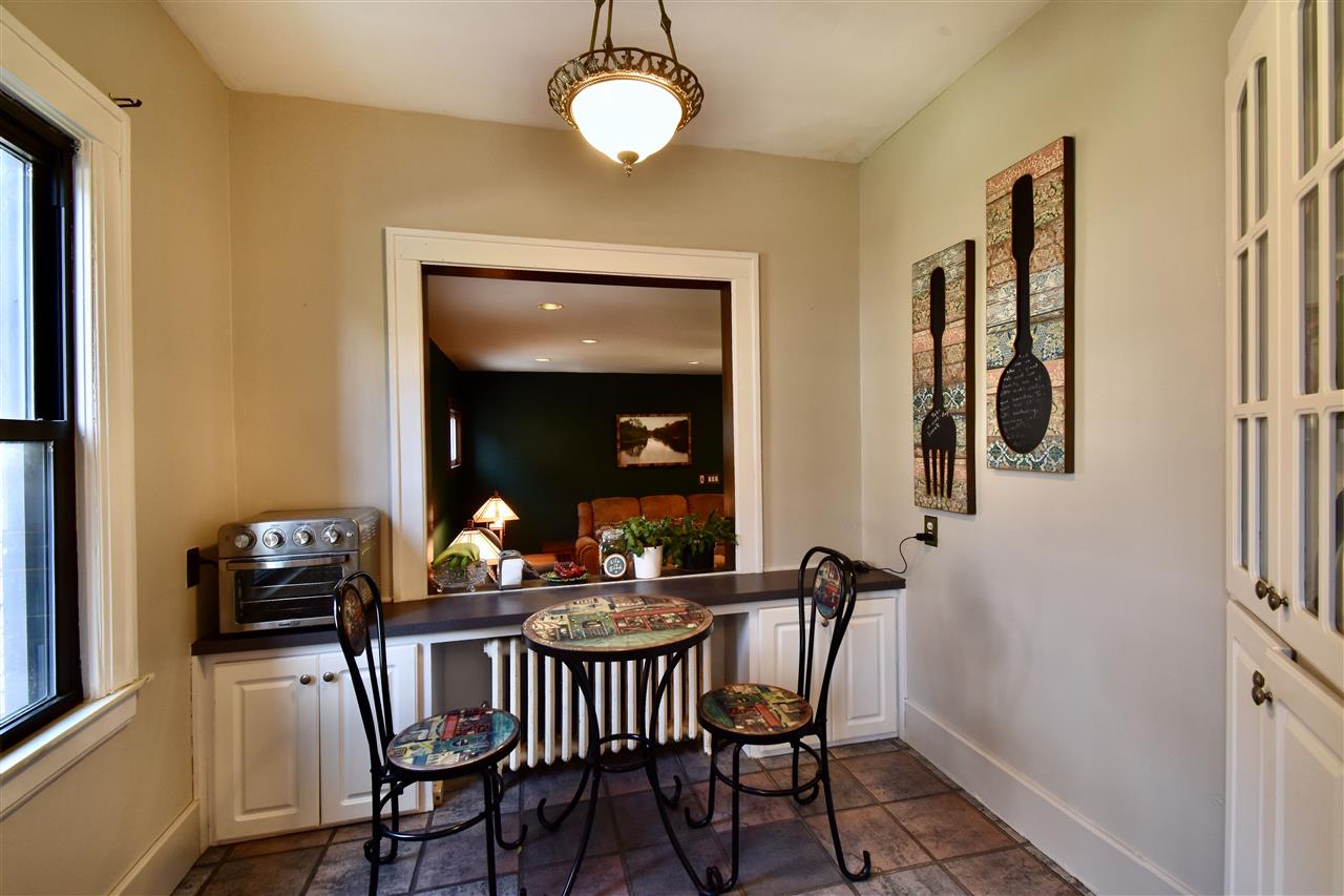 826 Barrington Road Grosse Pointe, MI 48230 - Photo 5 of 31 50024897-4.JPG