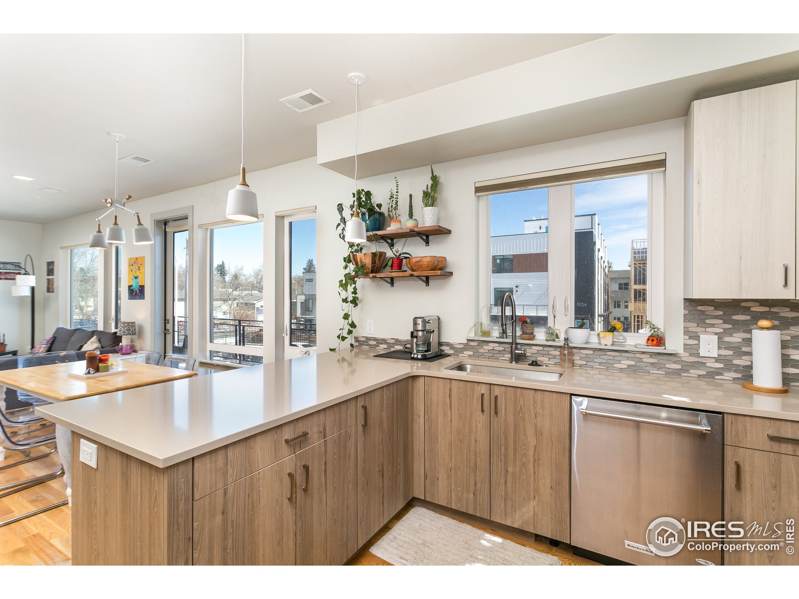 1925 Hooker Street Denver, CO 80204 - Photo 8 of 31