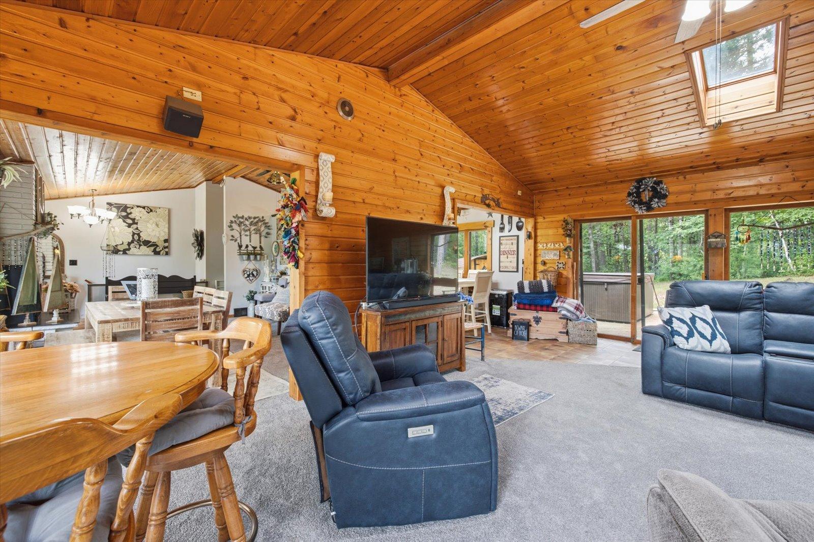 2016 Rice Lake Road Duluth, MN 55811 - Photo 17 of 47