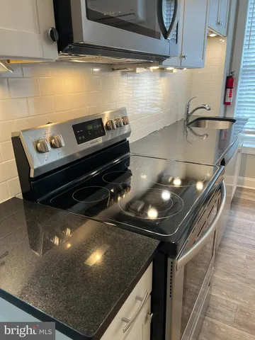 $1,750 | 37 Bridge Street, Unit 203, Phoenixville, PA 19460