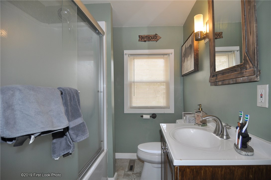 195 Arnold Road Coventry, RI 02816 - Photo 19 of 25 Full bathroom