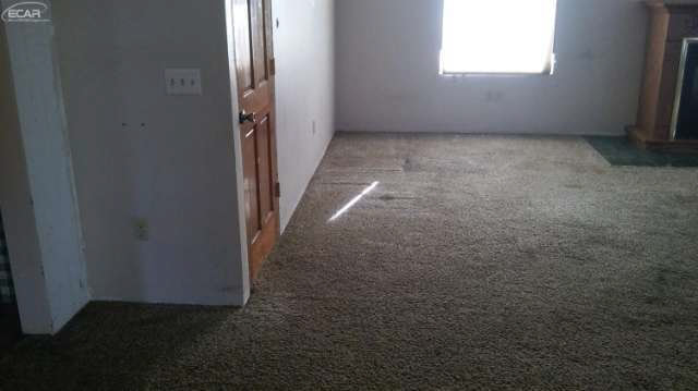 2354 Utley Road Flint, MI 48532 - Photo 9 of 21 20453495-8.JPG