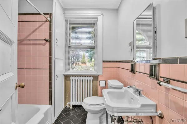 $1,200 | 530 Linwood Avenue, Buffalo, NY 14209