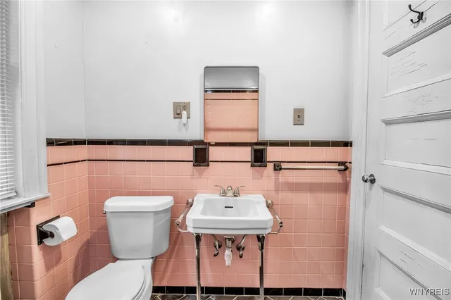 $1,200 | 530 Linwood Avenue, Buffalo, NY 14209