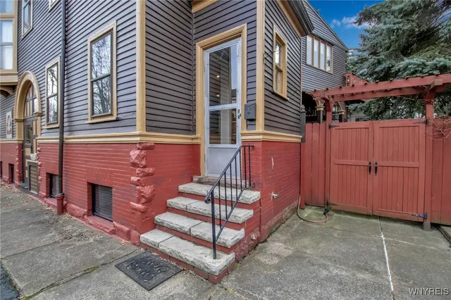 $1,200 | 530 Linwood Avenue, Buffalo, NY 14209