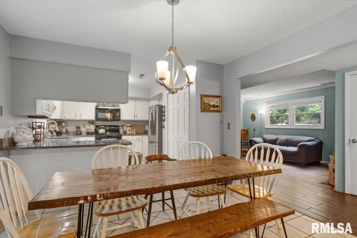 11 Rock Road Chatham, IL 62629 - Photo 13 of 40