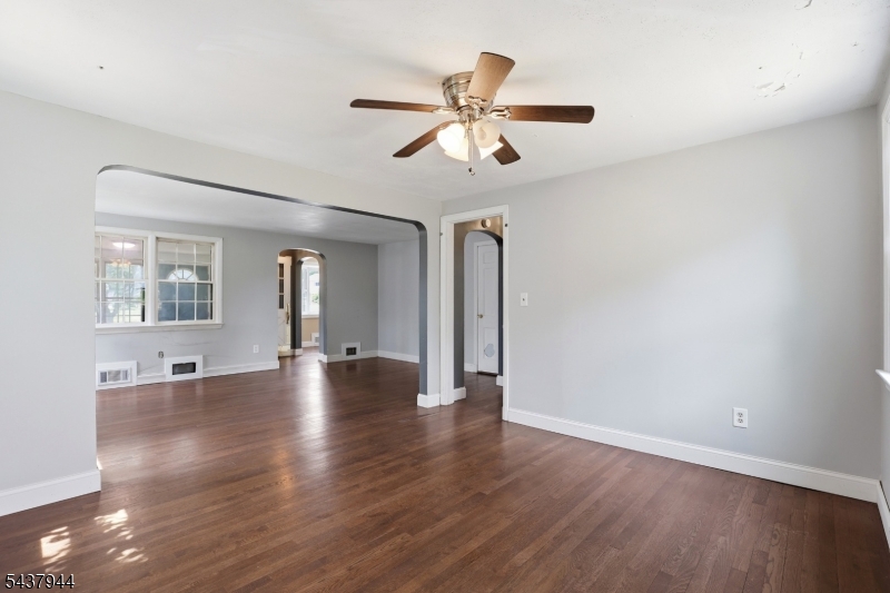 641 Greenbrook Road North Plainfield, NJ 07063 - Photo 9 of 36